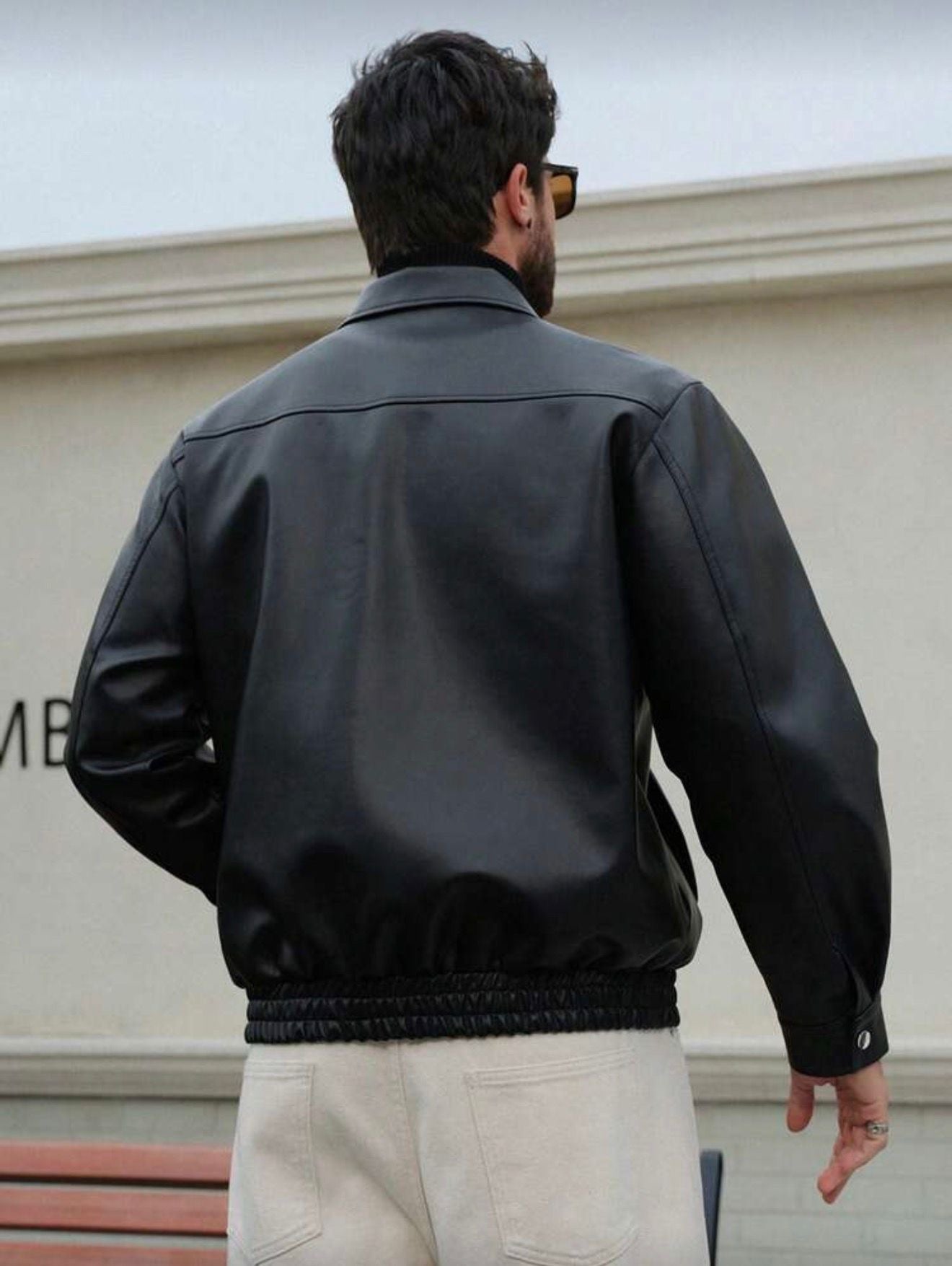 Chaqueta Minimalista Premium de Cuero Urbano – Estilo Moderno Elegante para Hombre