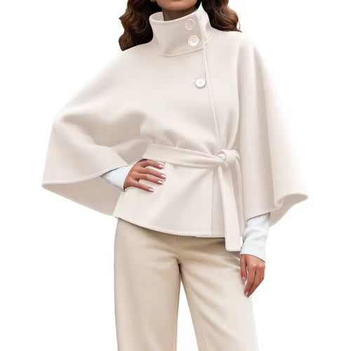 Capa Elegante Beige con Cuello Alto y Cinturón – Estilo Sofisticado y Atemporal