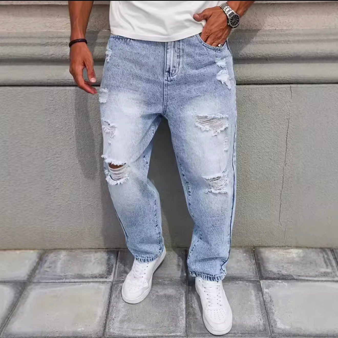 Jeans Hombre Denim Claro Desgastado – Corte Moderno con Roturas Premium