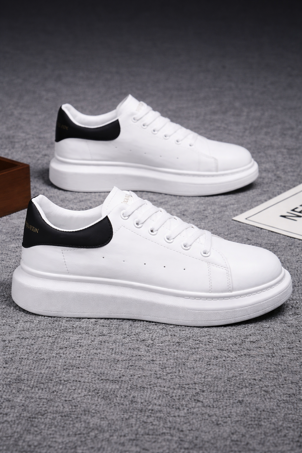 Zapatillas Urbanas  – Estilo Minimalista y Suela Oversize