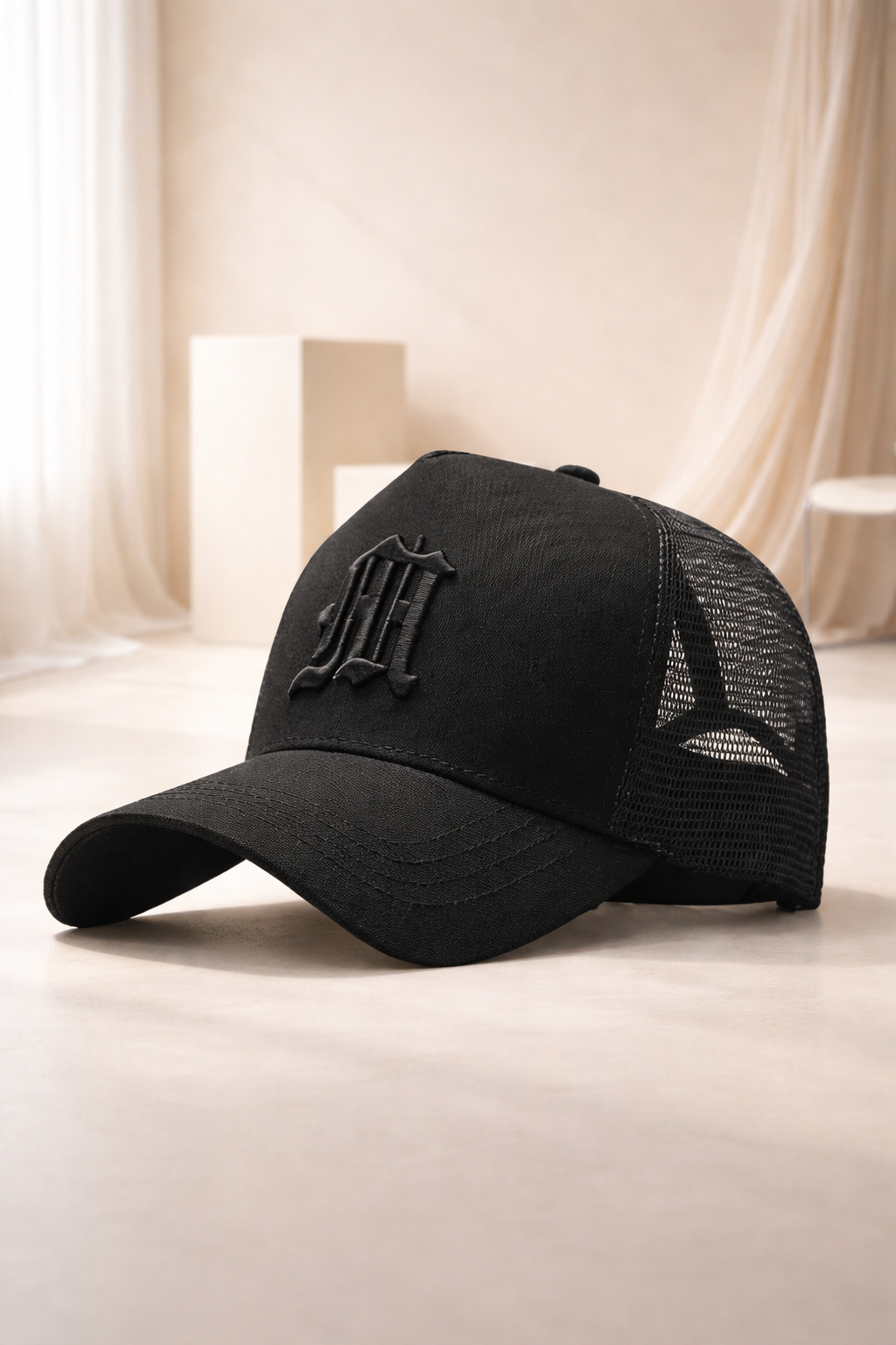 Gorra Trucker Negra Premium con Malla Transpirable y Logo Bordado