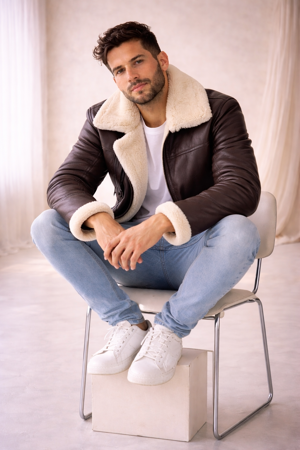 Chaqueta Aviador de Cuero Marrón con Forro de Borrego – Estilo Clásico y Elegante