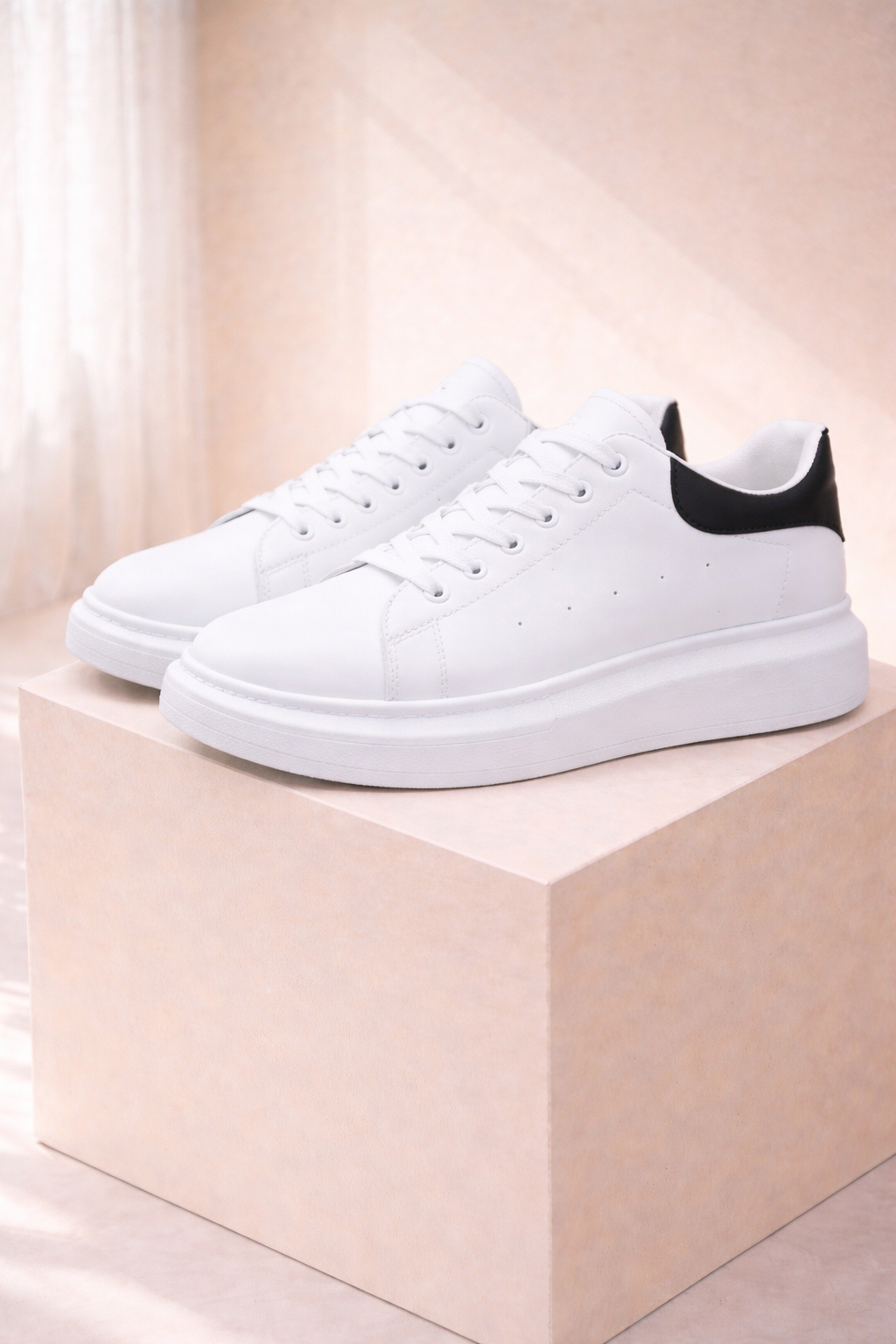 Zapatillas Urbanas Estilo Minimalista y Suela Oversize