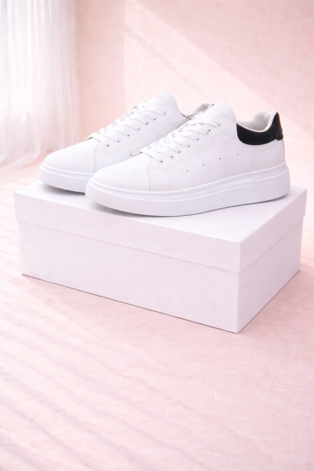 Zapatillas Urbanas Estilo Minimalista y Suela Oversize