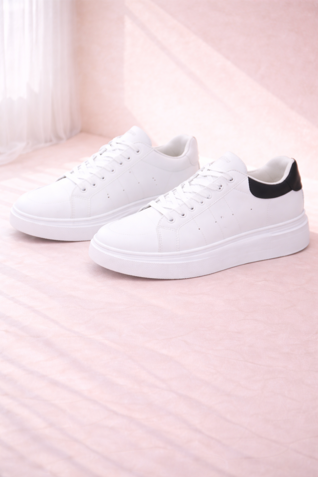 Zapatillas Urbanas Estilo Minimalista y Suela Oversize