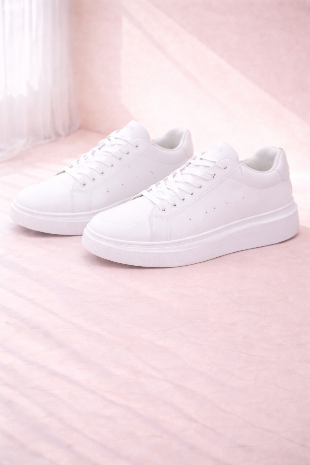Zapatillas Urbanas Estilo Minimalista y Suela Oversize
