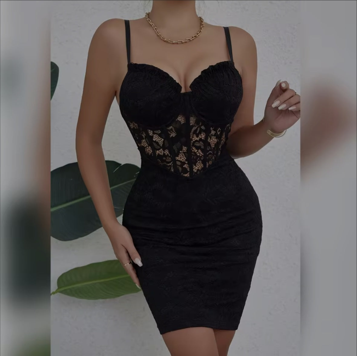 Vestido Negro Elegante con Corset de Encaje – Ajuste Perfecto